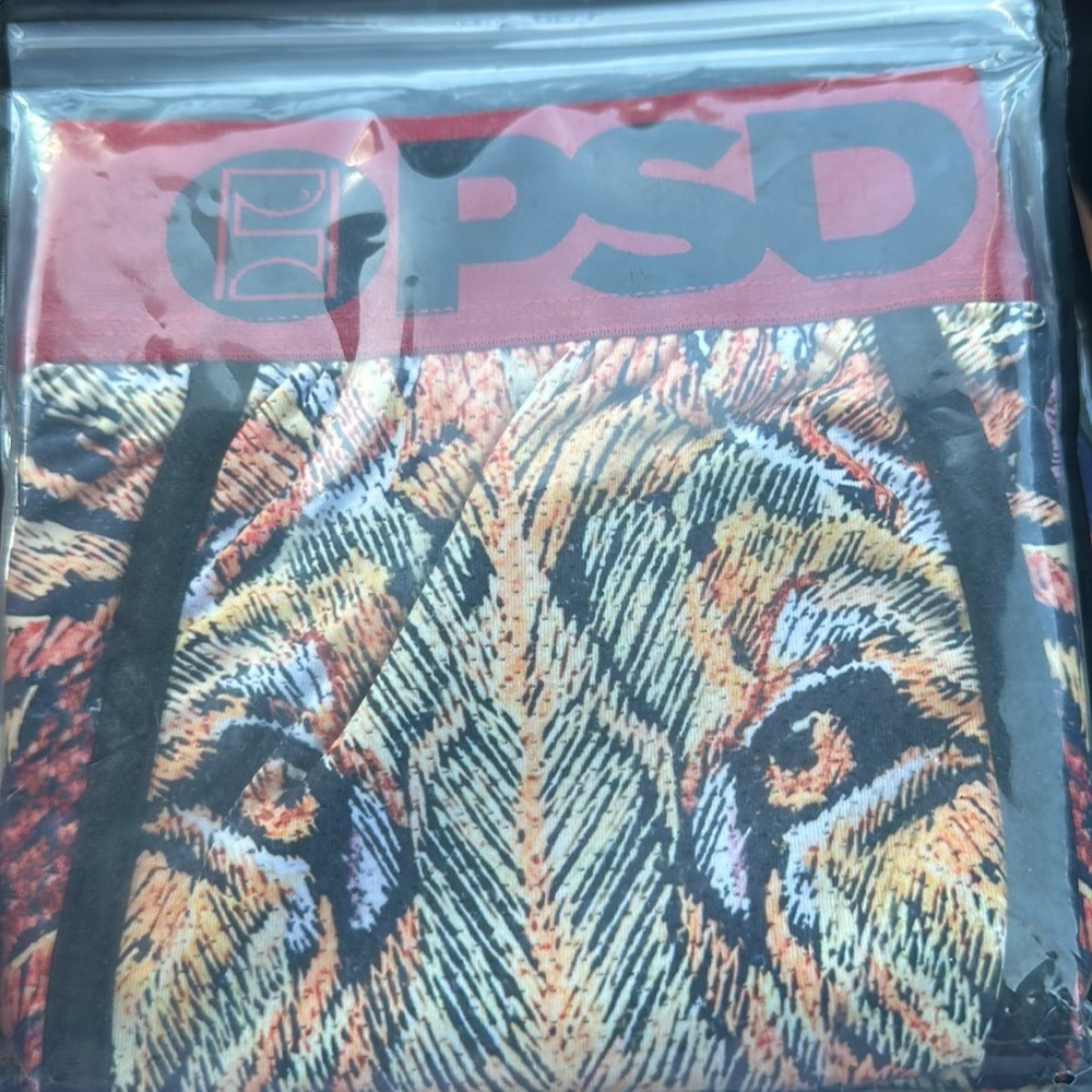 The LION ARE SIZE SMALL I HAVE TWO LEFT OF THOSE.